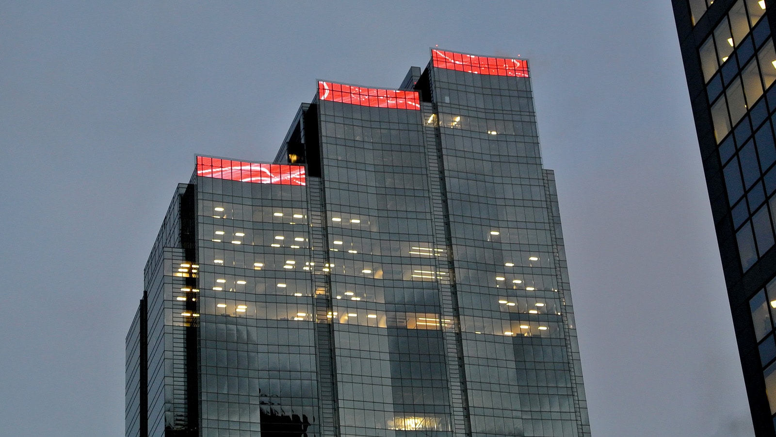 Calgary City Centre Media Facade SACO Technologies Inc